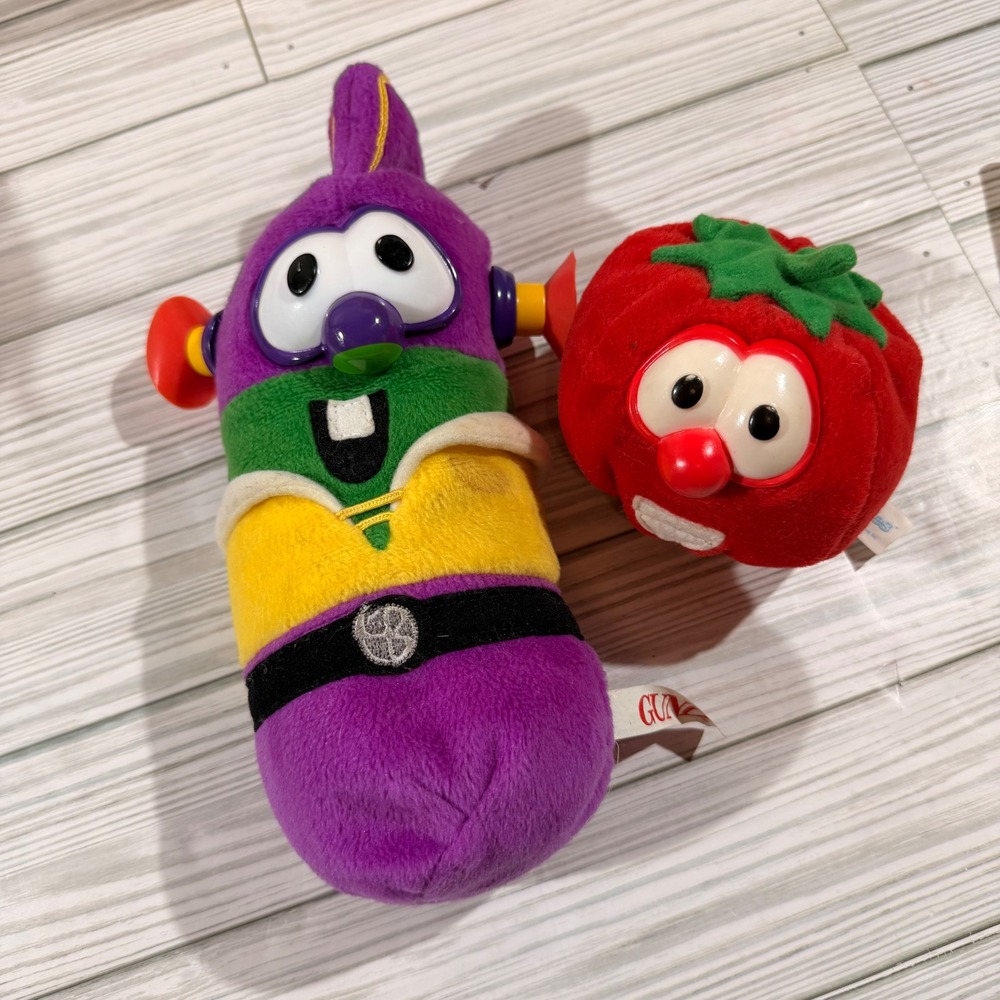 VeggieTales Plush Toy Set Bob the Tomato and LarryBoy Larry the Cucumber 1998